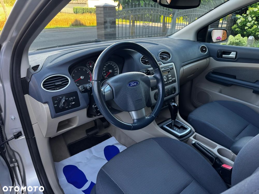 Ford Focus 2.0 16V Sport - 14