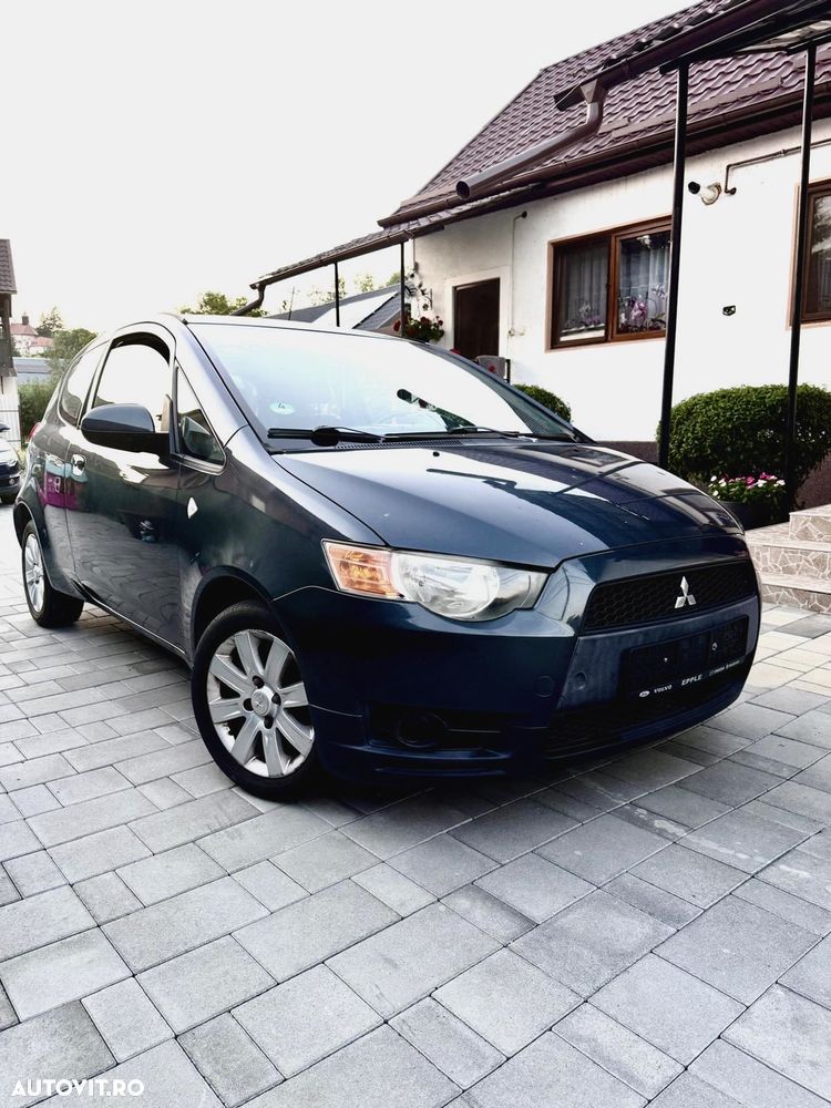 Mitsubishi Colt - 1