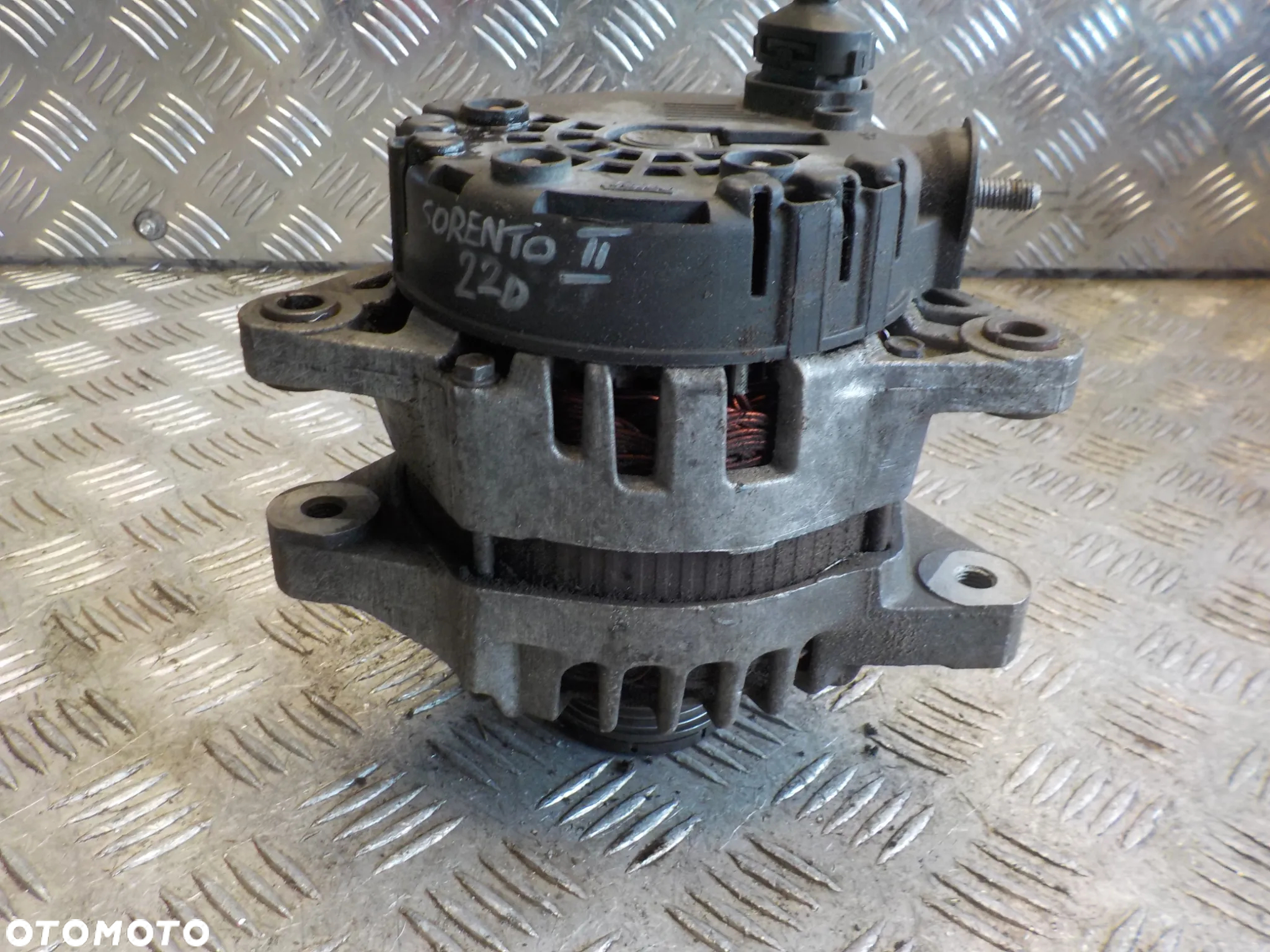 KIA SORENTO II 2.2 CRDI ALTERNATOR 37300-2F100 - 2