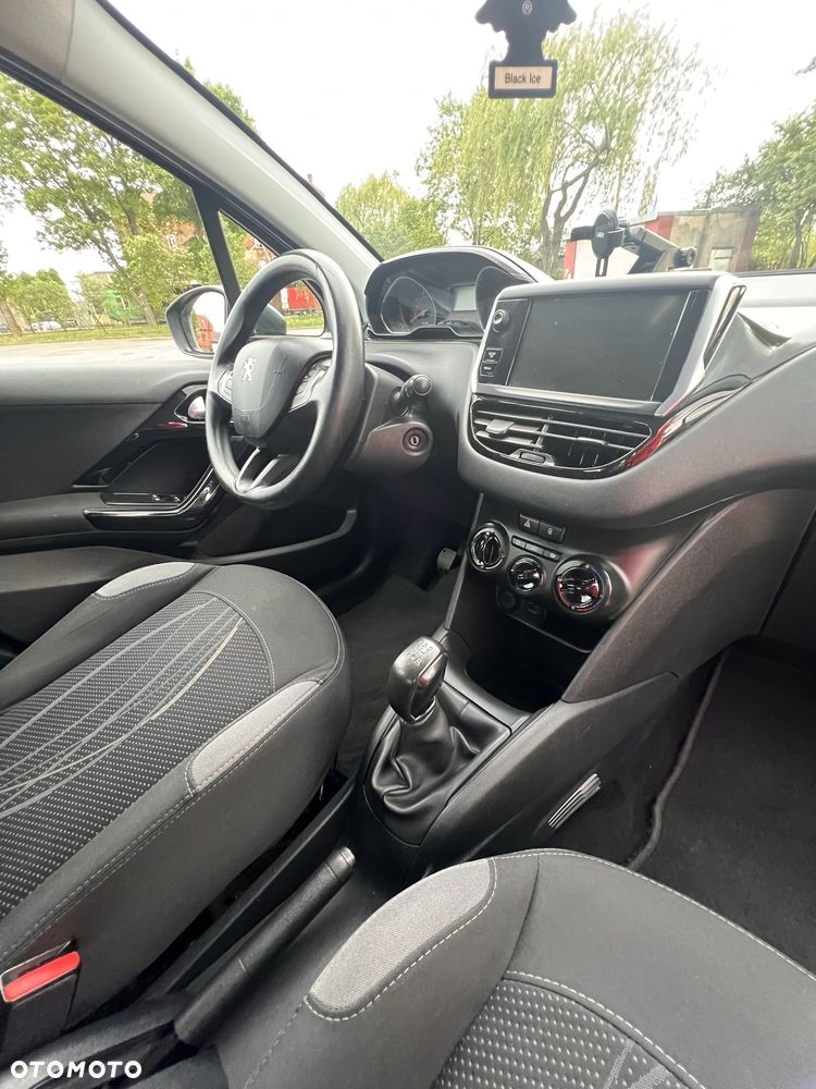 Peugeot 208 - 7