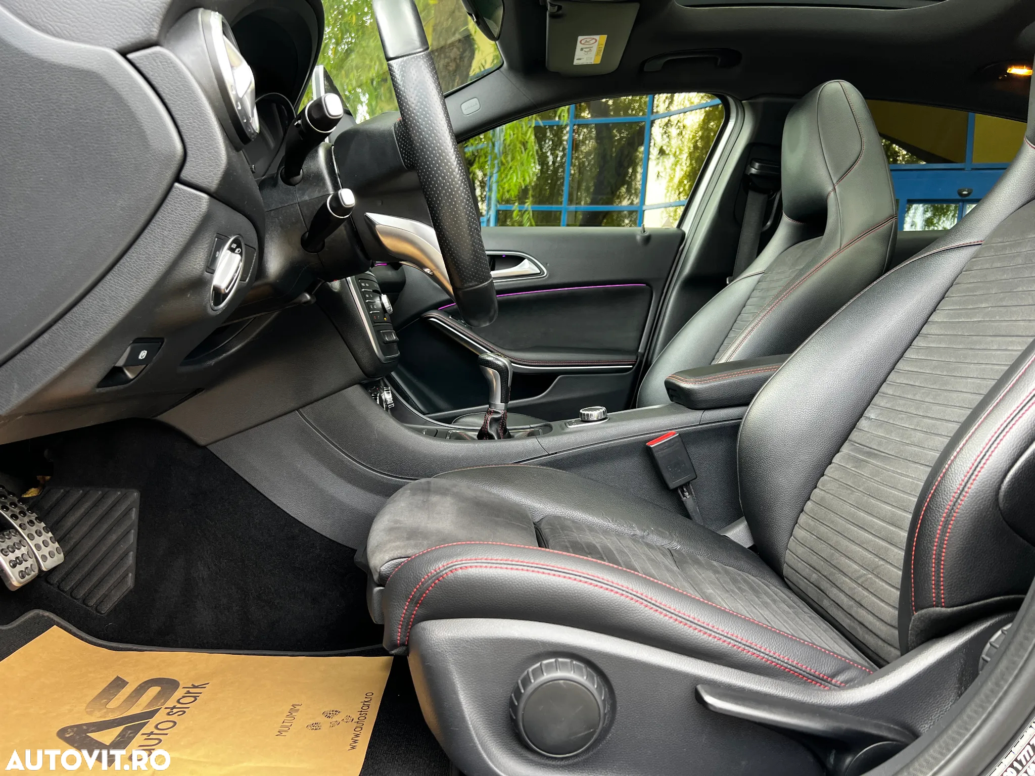 Mercedes-Benz GLA 200 d - 16