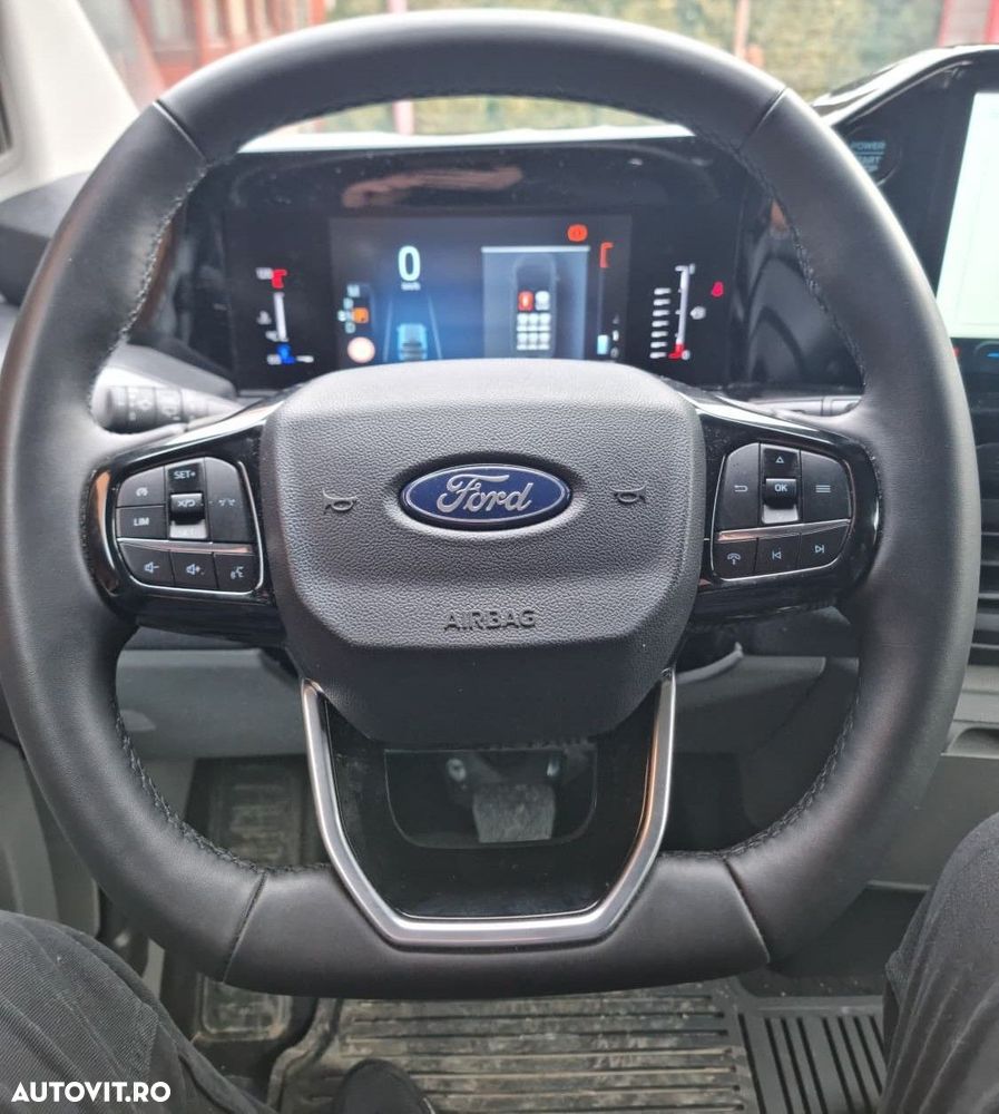 Ford Tourneo Custom Bus 320 2.0 EcoBlue 170 CP L1H1 Titanium Aut. - 5