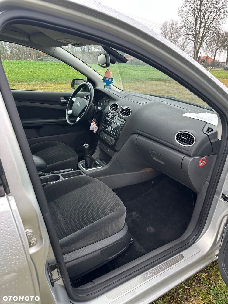 Ford Focus 2.0 TDCi Ghia - 13