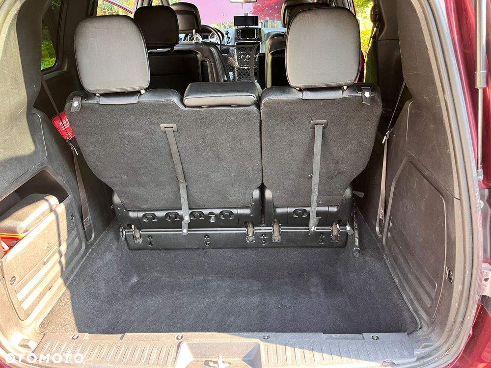 Dodge Grand Caravan - 11