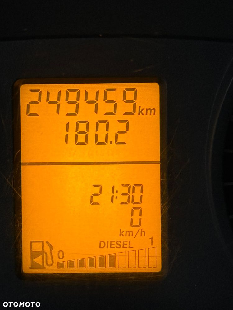 Mercedes-Benz Sprinter - 24