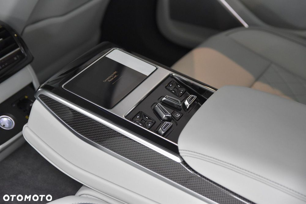 Audi S8 - 13