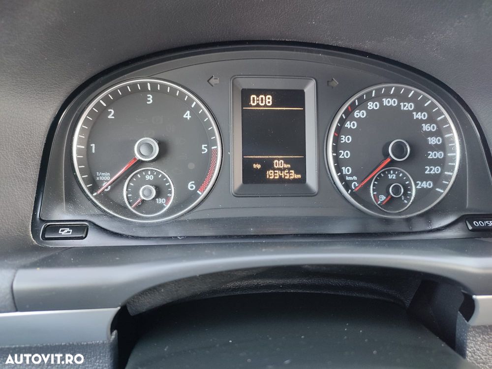 Volkswagen Touran - 13