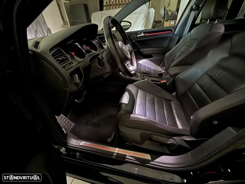 VW Golf 2.0 TSi GTi DSG - 36
