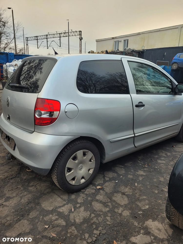 Części- Volkswagen fox  Pojemność: 1198  Moc: 40kW  Rok. 2010  Benzyna - 3