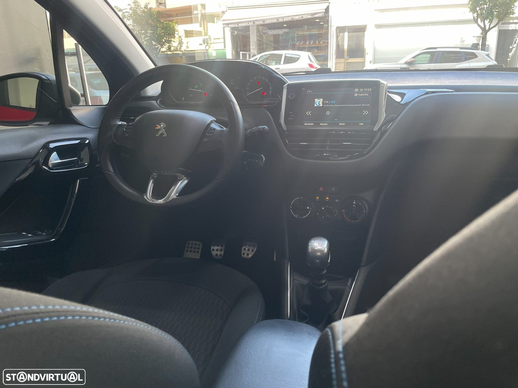Peugeot 208 1.5 BlueHDi Signature - 34