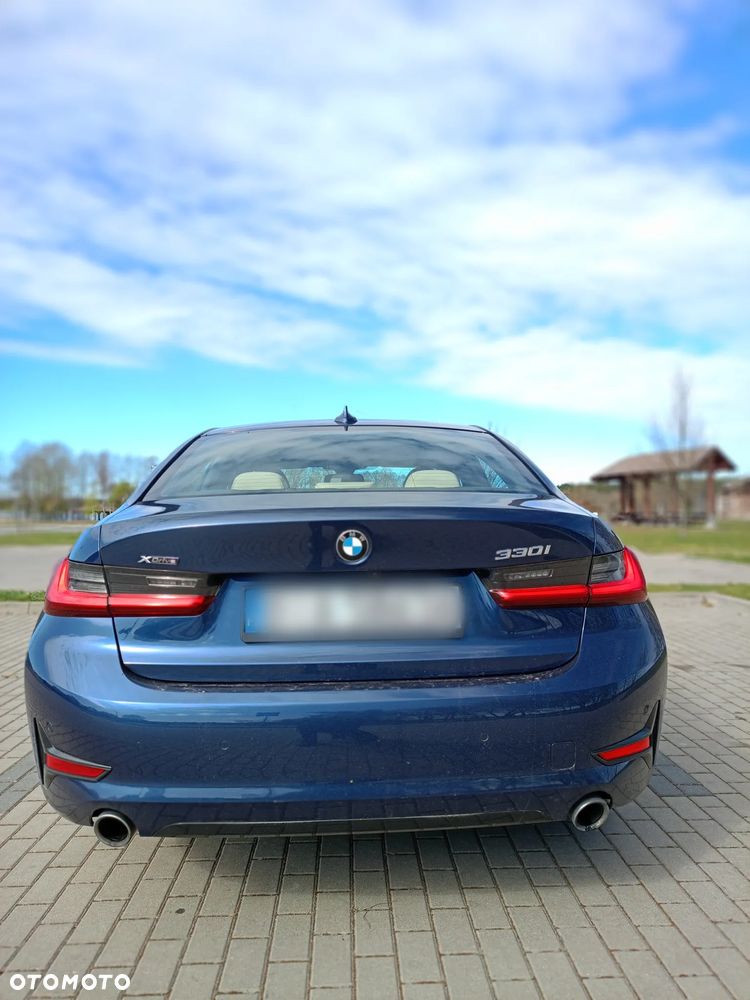 BMW Seria 3 330i xDrive - 4