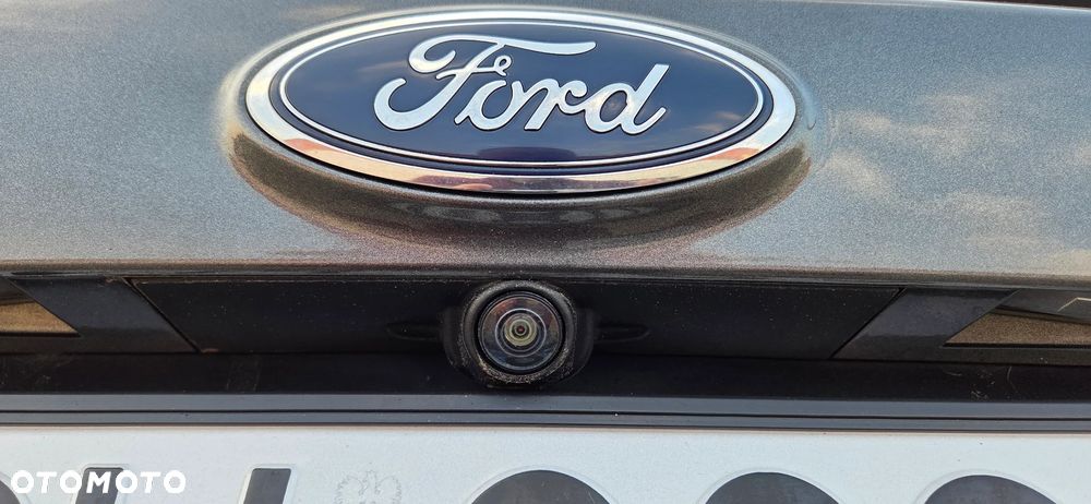 Ford Kuga 1.5 EcoBoost 2x4 Titanium - 13