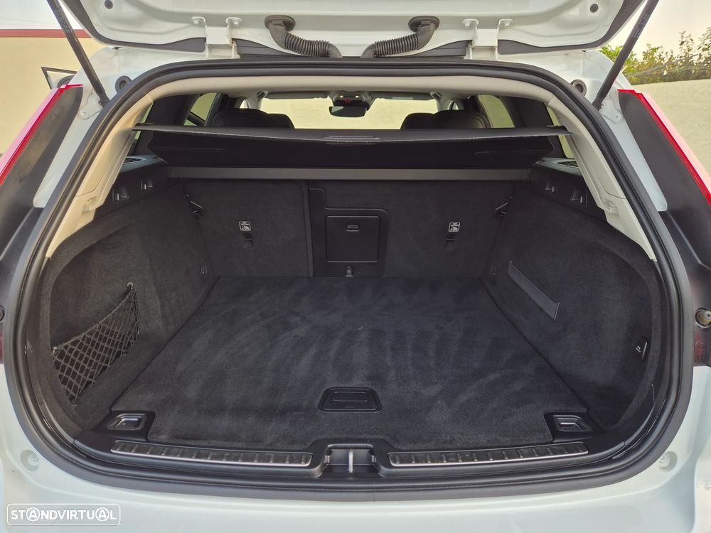 Volvo V60 2.0 D3 Momentum - 8