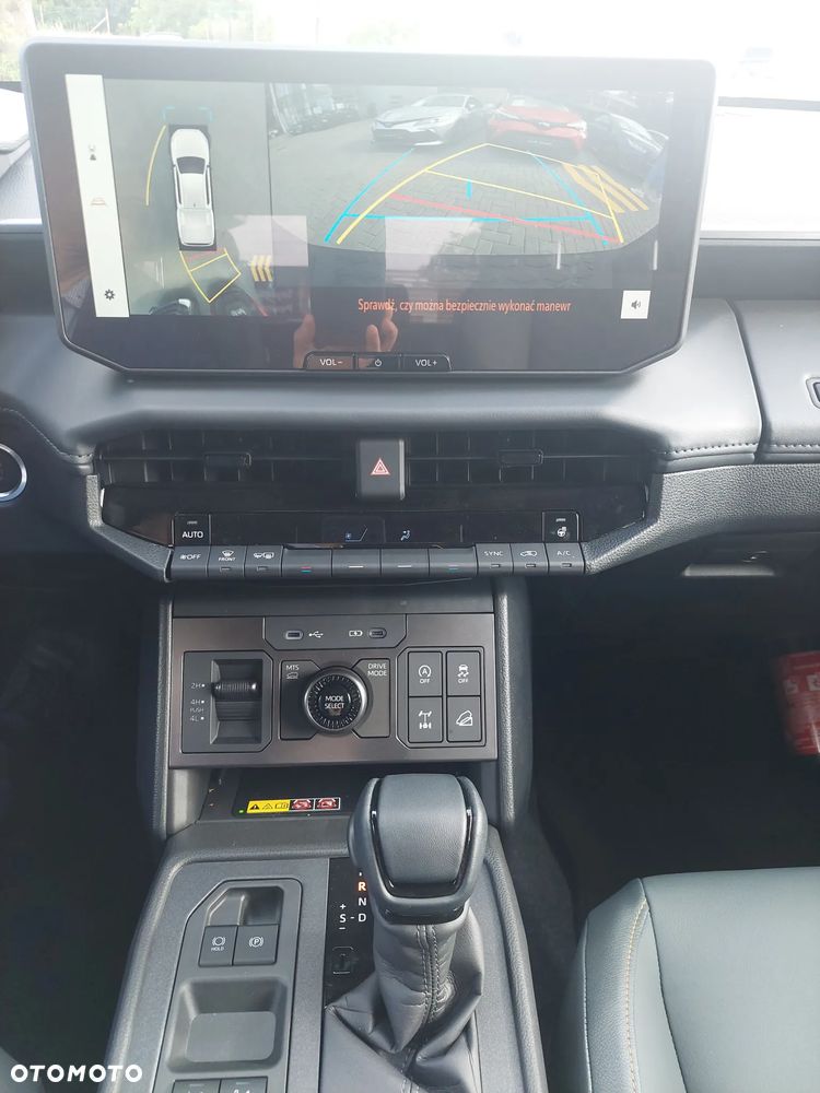 Toyota Hilux 2.8 D-4D mHEV Double Cab Invincible 4x4 - 27