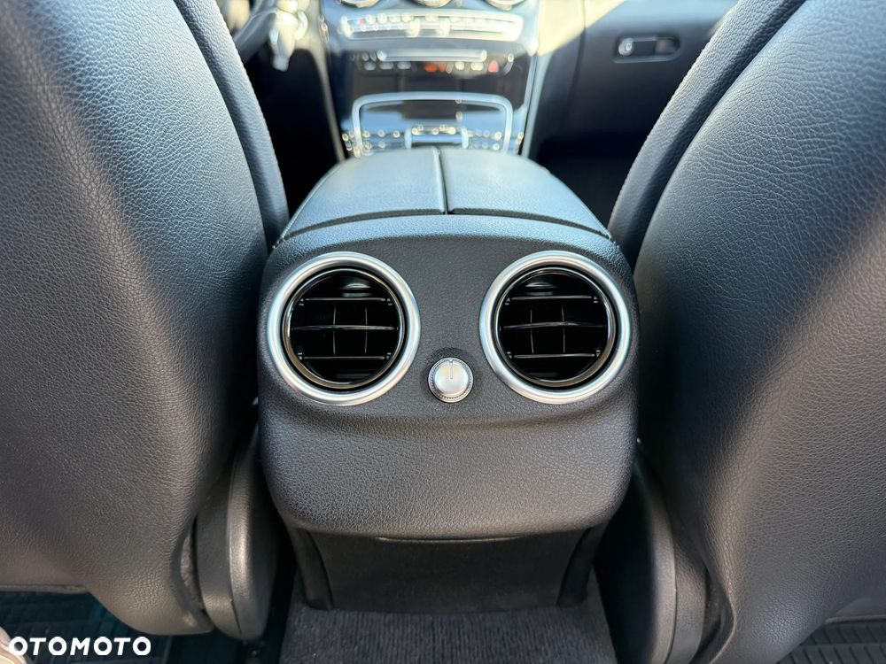 Mercedes-Benz Klasa C 180 7G-TRONIC Exclusive - 28