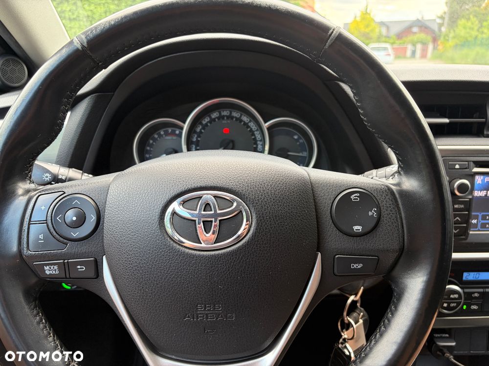 Toyota Auris 1.6 Premium - 12