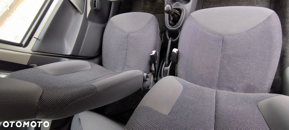 Peugeot 107 - 12