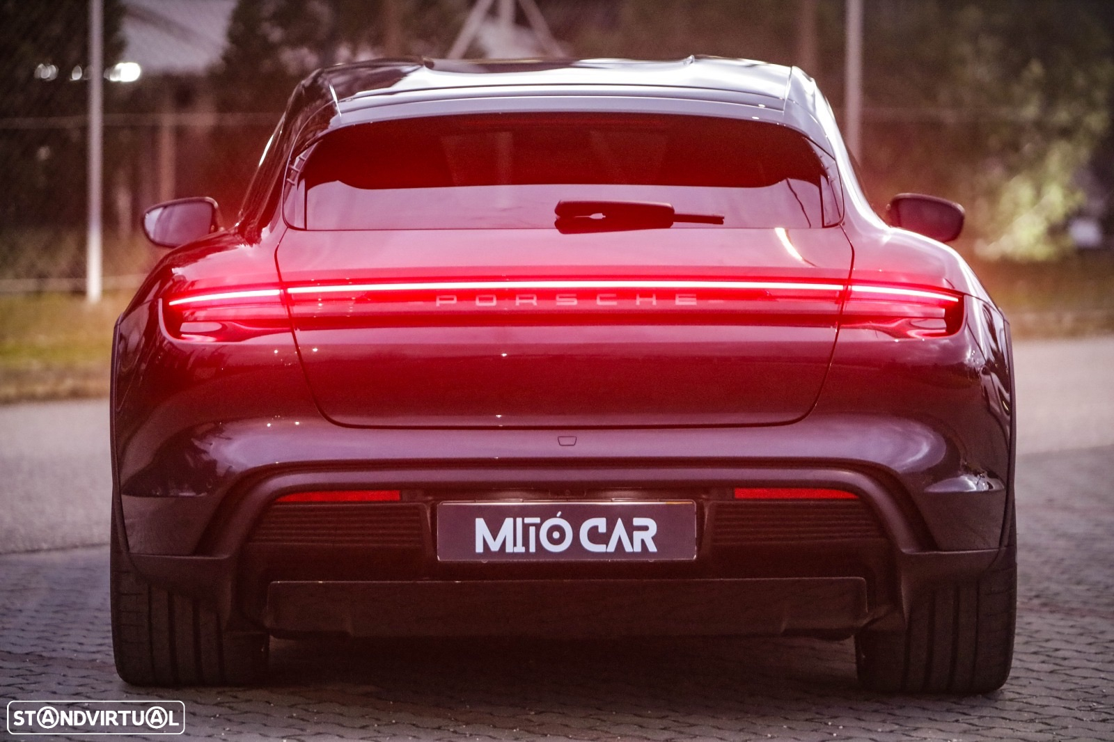 Porsche Taycan Cross Turismo 4 - 18