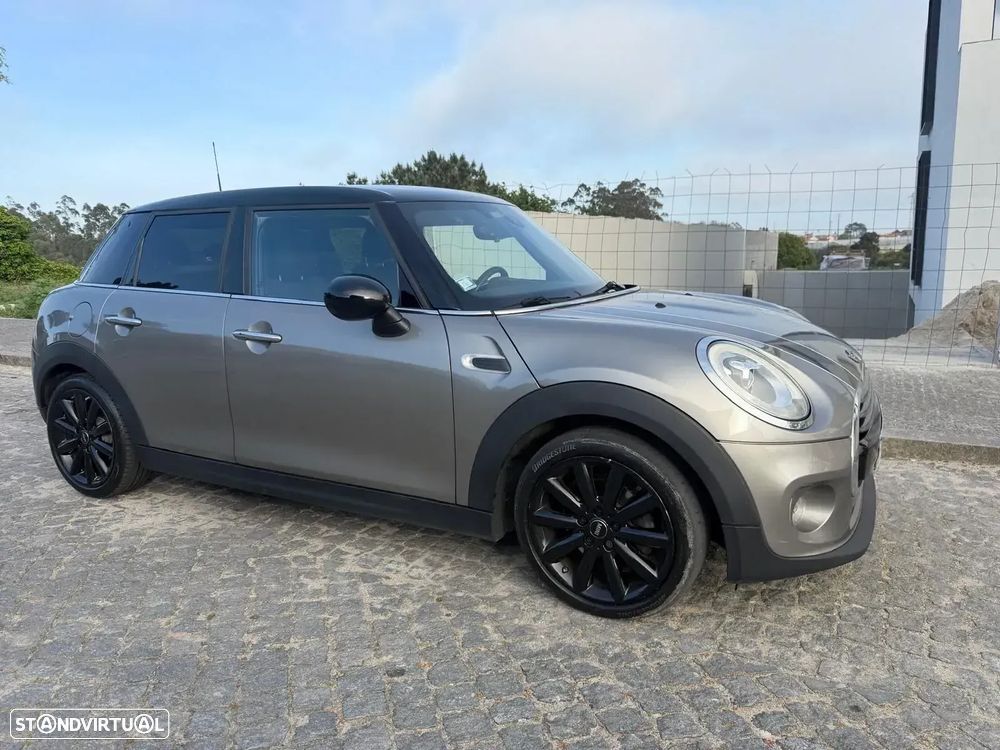 MINI 5 Portas Cooper D Auto - 2