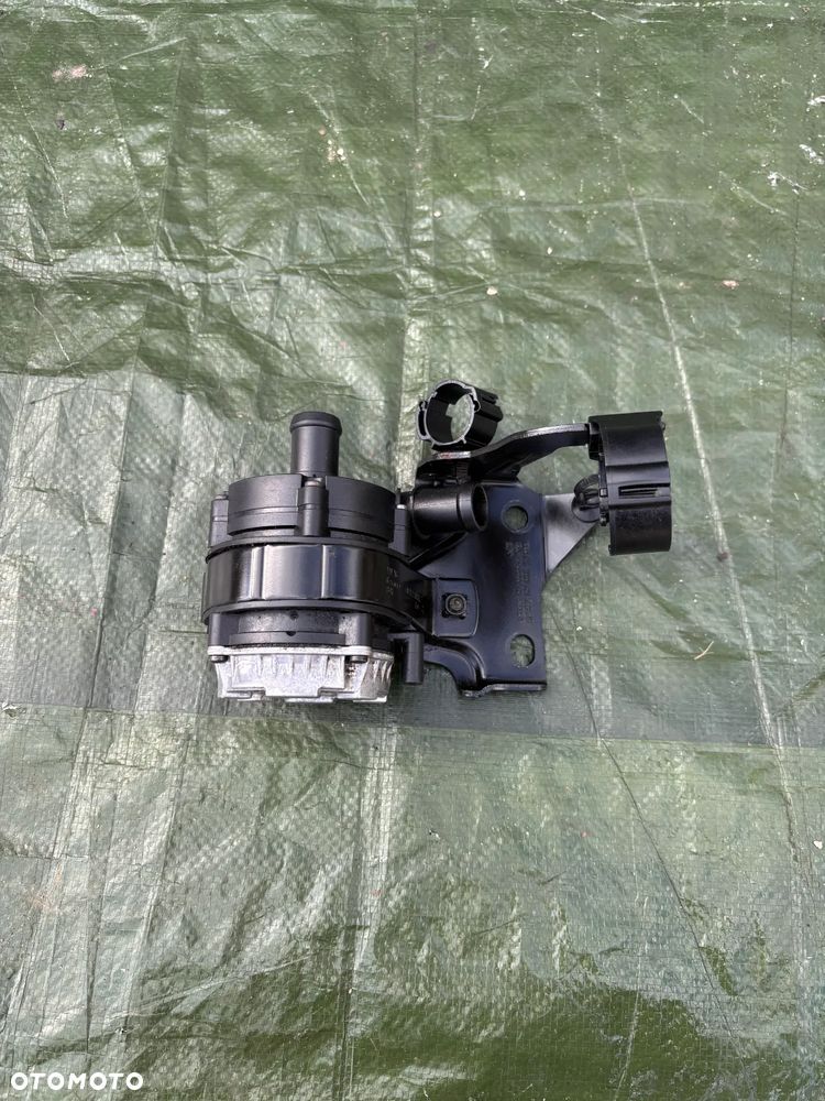 Vw Skoda Audi pompa pompka wody 04L965567A BOSCH - 3