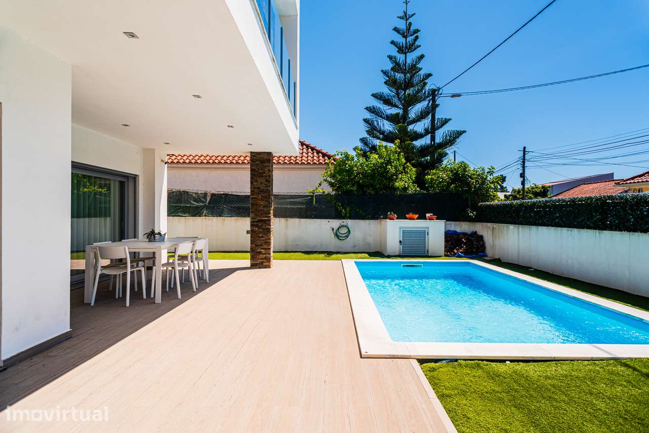 Moradia T4 | Lote com acesso por duas ruas distintas |Piscina, Garagem - Grande imagem: 3/35