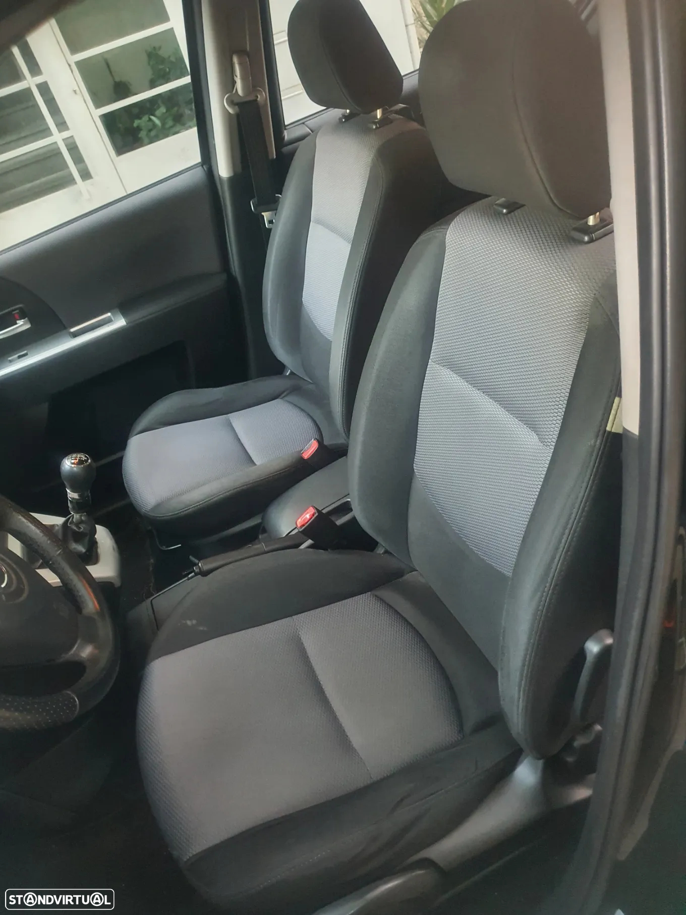 Mazda 5 - 8