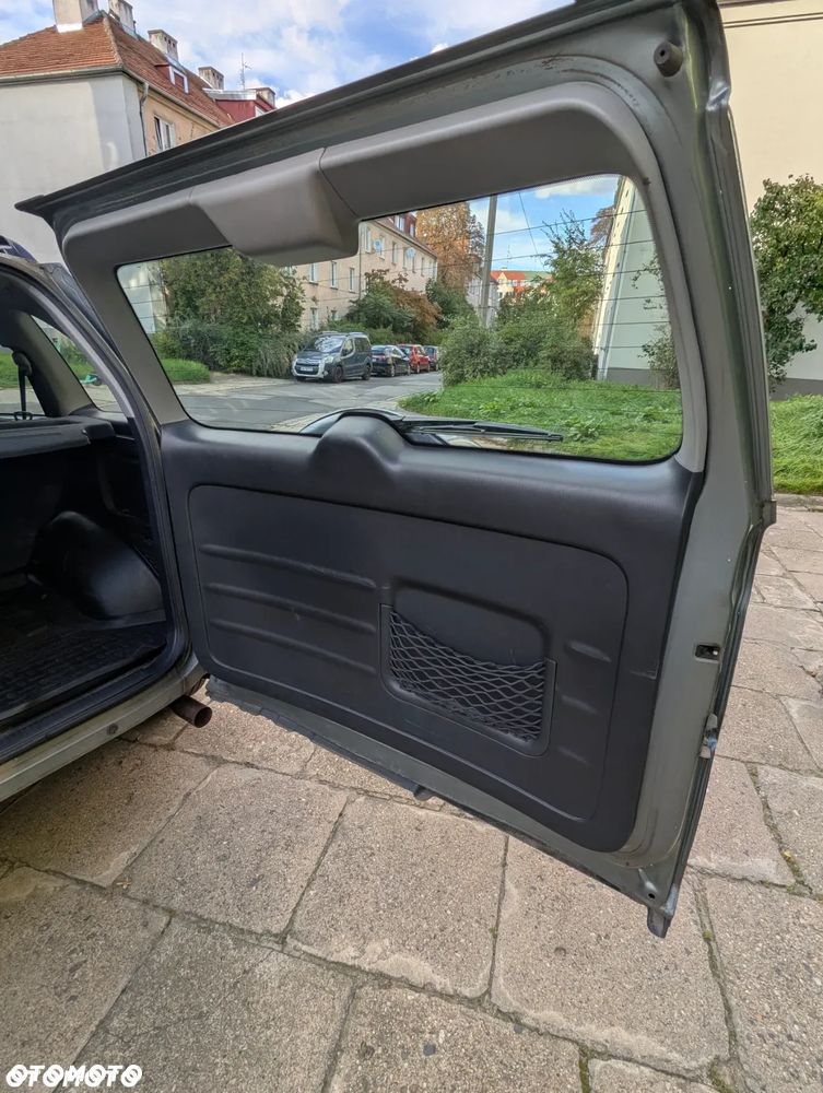 Toyota RAV4 2.0 VVT-i 4x4 - 12