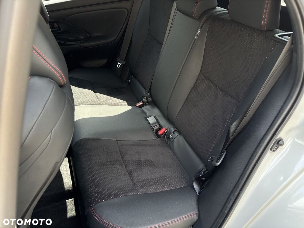 Toyota Yaris Hybrid 1.5 GR Sport - 18