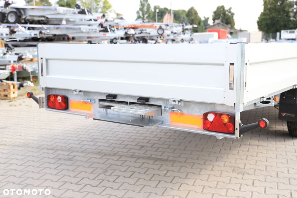 Niewiadów Boss 6.2 x 1.97 burty aluminiowe 2 osie po 1800kg koła 185R14C - 4