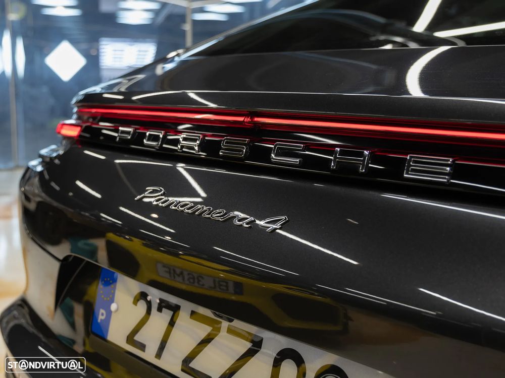 Porsche Panamera 4 Platinum Edition - 19
