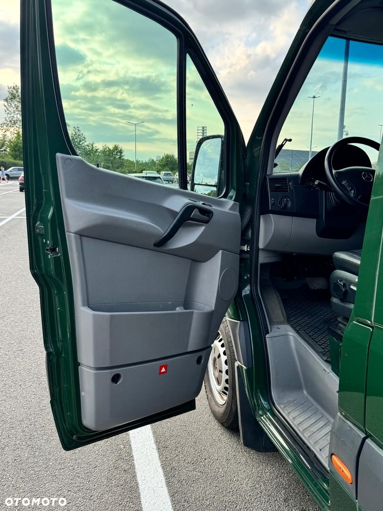 Mercedes-Benz Sprinter - 12