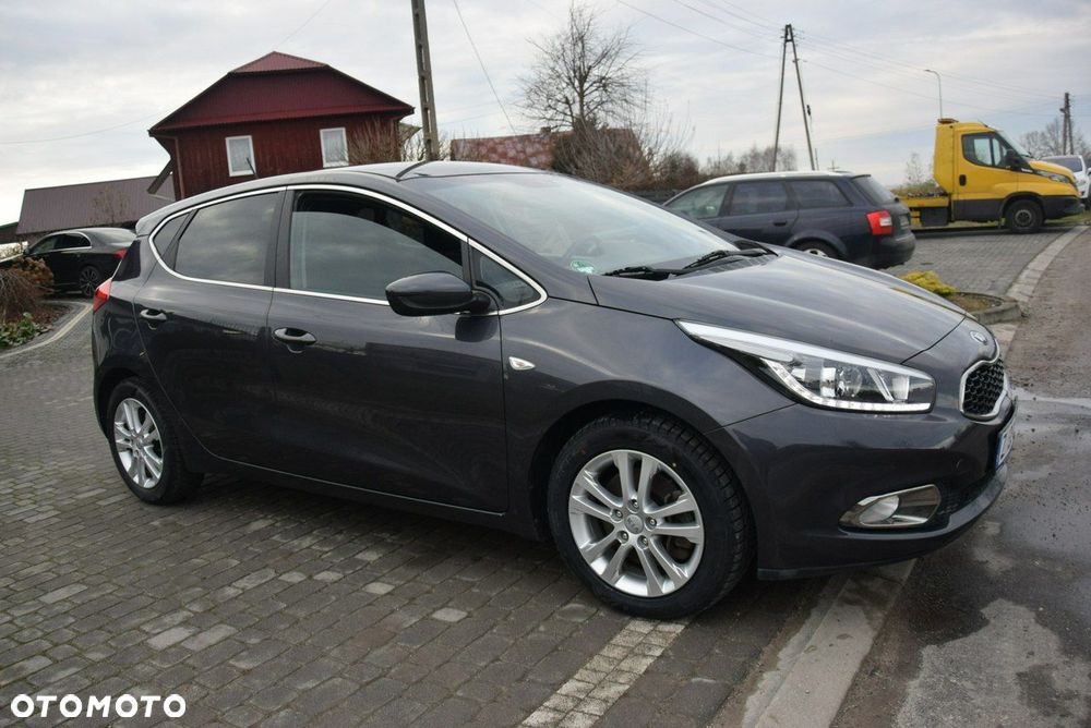 Kia Ceed - 9