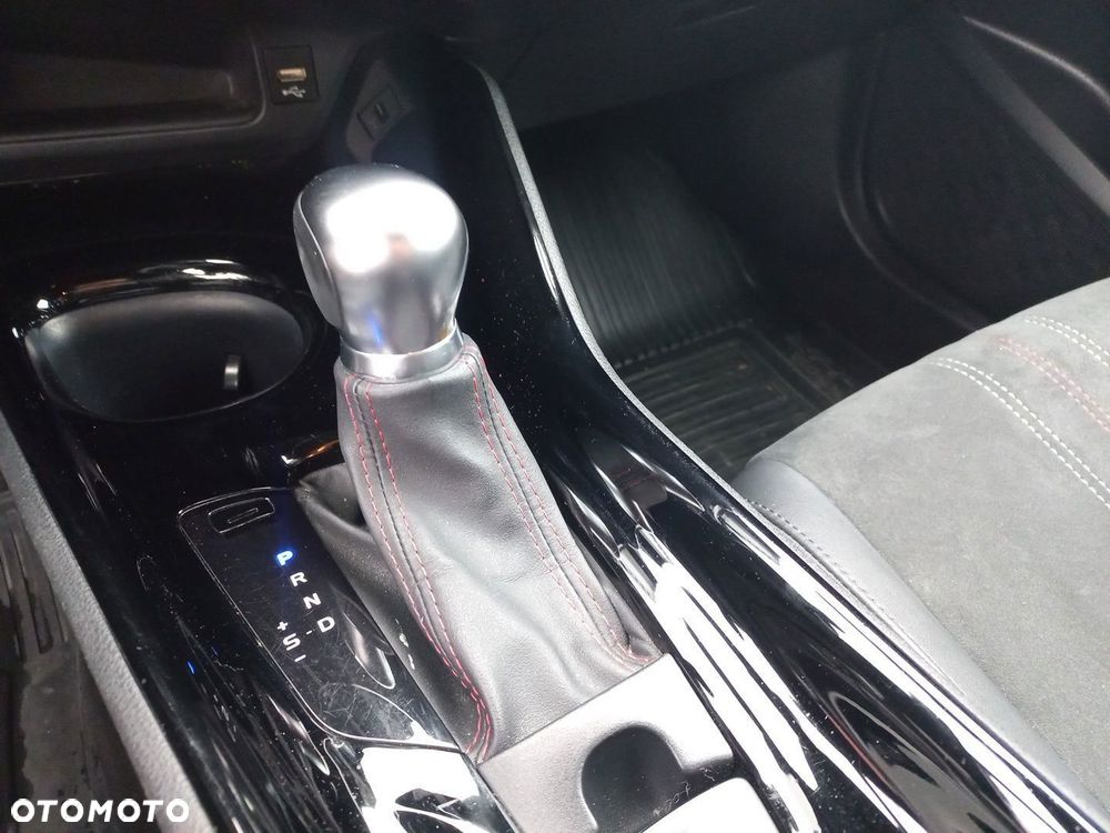 Toyota C-HR 2.0 Hybrid GR Sport - 22