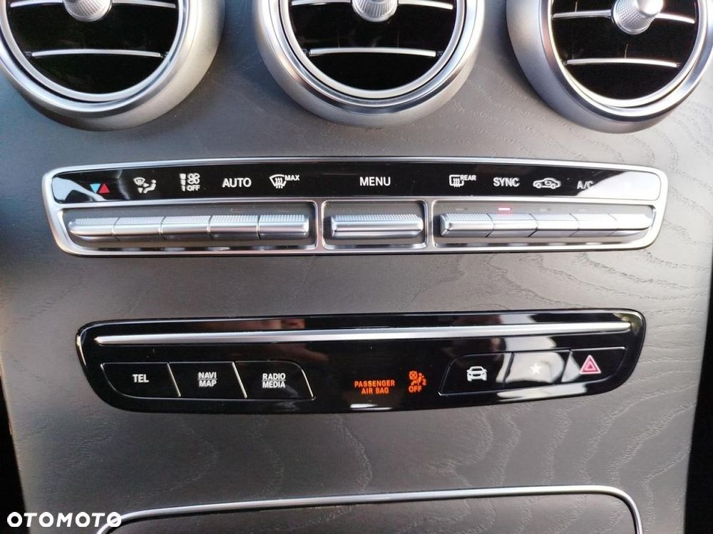 Mercedes-Benz GLC - 23