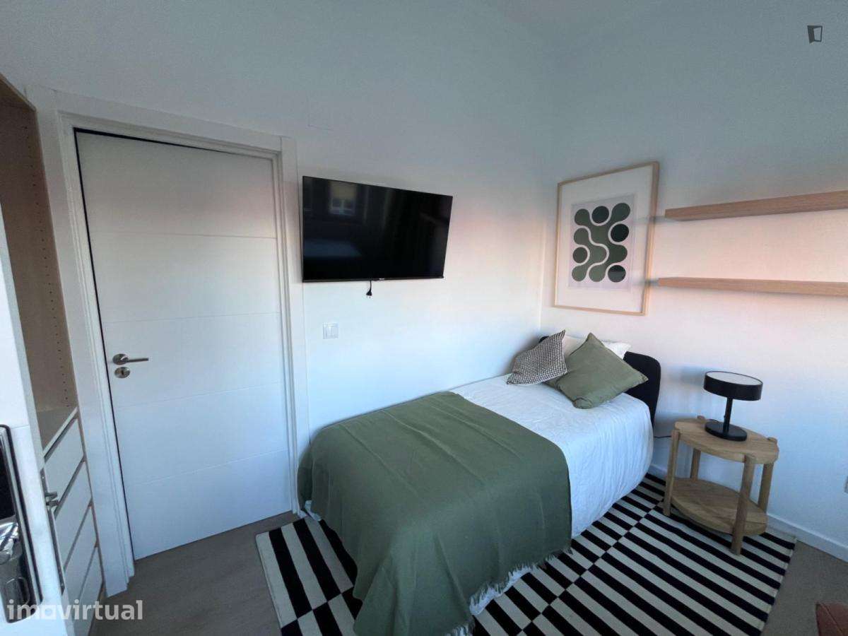 Quarto - localizado em São Sebastião Lisbon - Grande imagem: 3/15