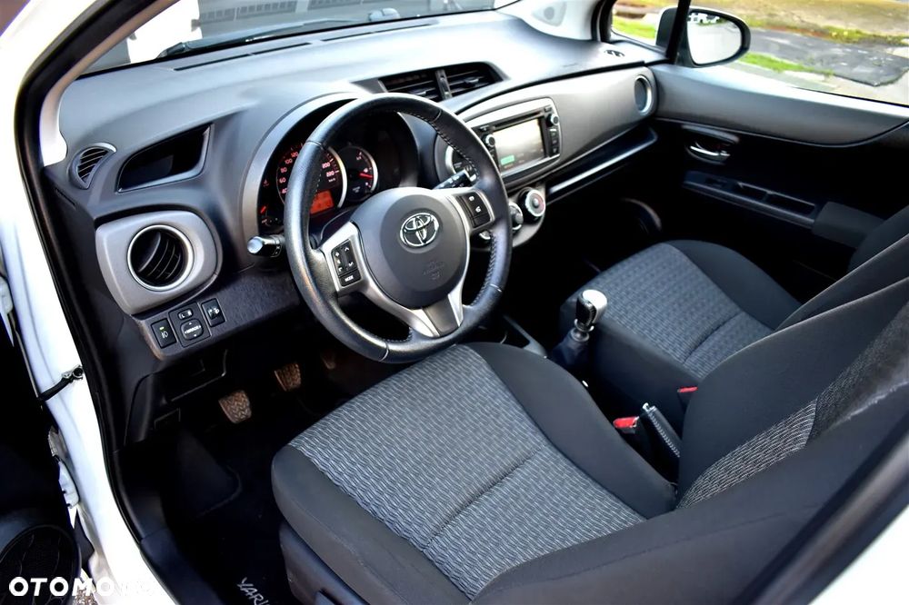 Toyota Yaris 1.33 Business Edition - 12