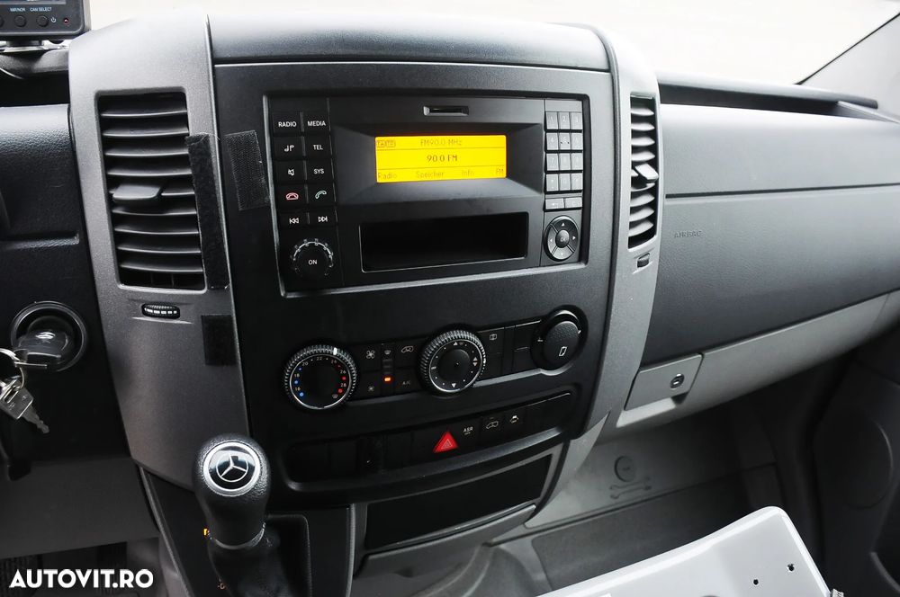 Mercedes-Benz Sprinter - 9