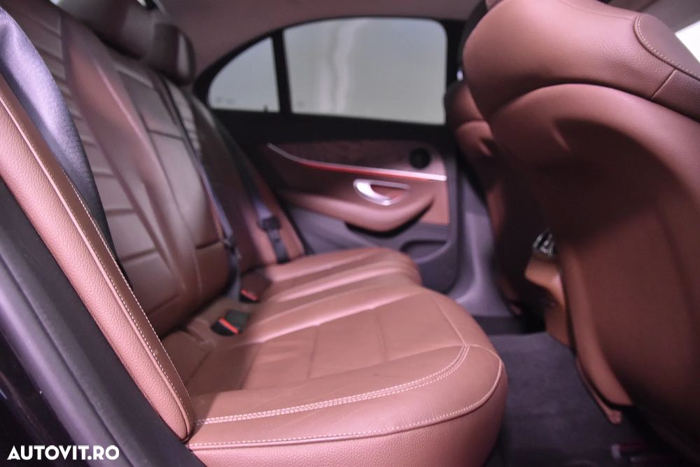 Mercedes-Benz E 400 4MATIC Aut. - 12