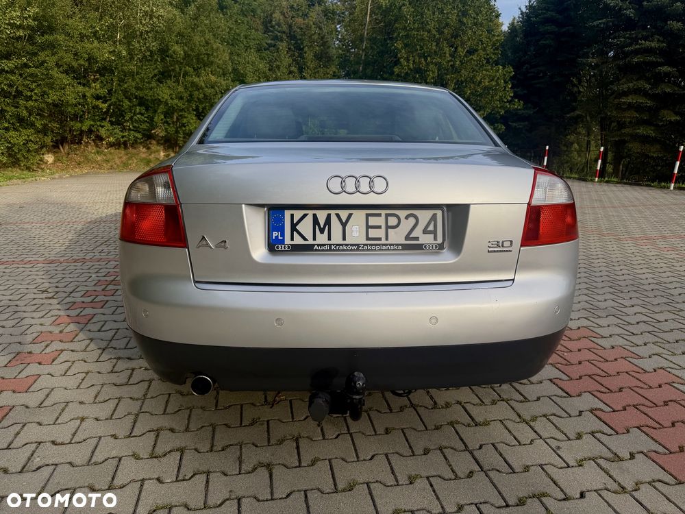 Audi A4 Limousine - 4