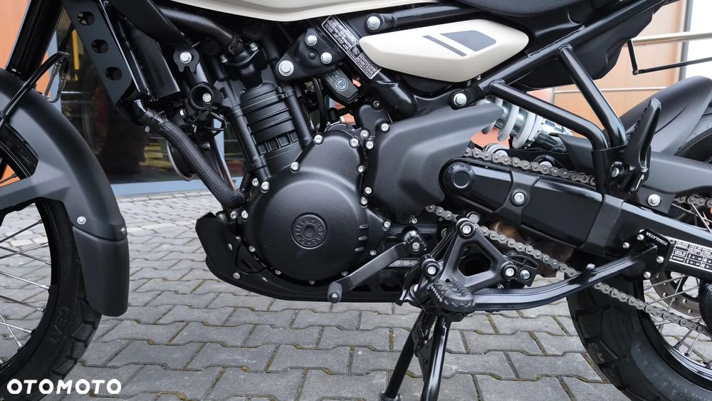 Royal Enfield Himalayan - 26