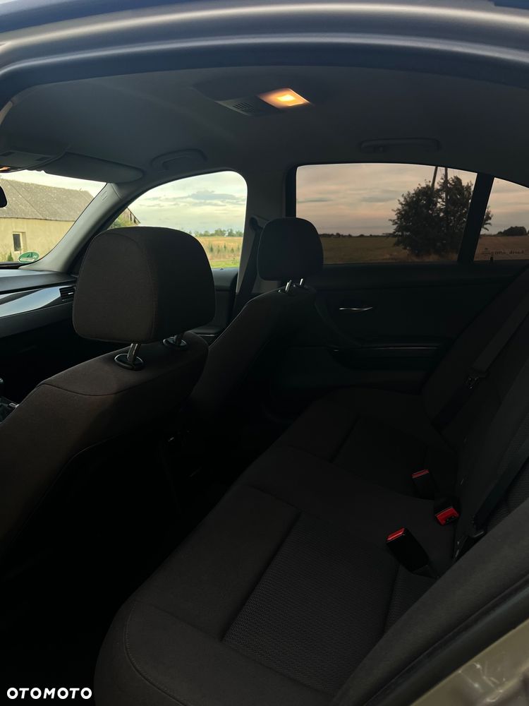 BMW Seria 3 - 16