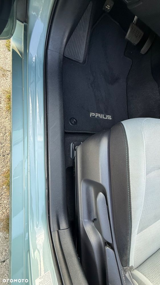 Toyota Prius 1.8 HSD Prestige - 26