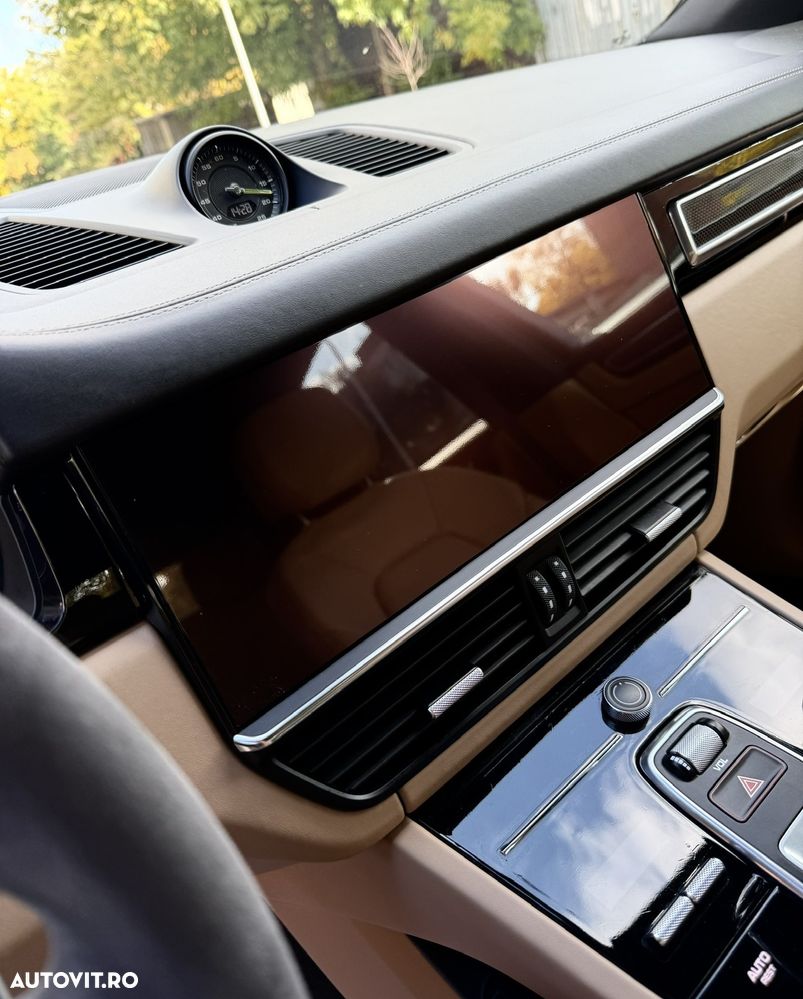 Porsche Cayenne - 12
