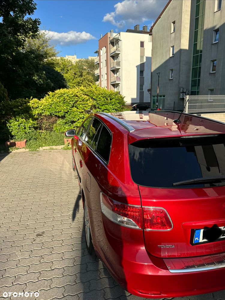 Toyota Avensis 2.0 Premium - 13