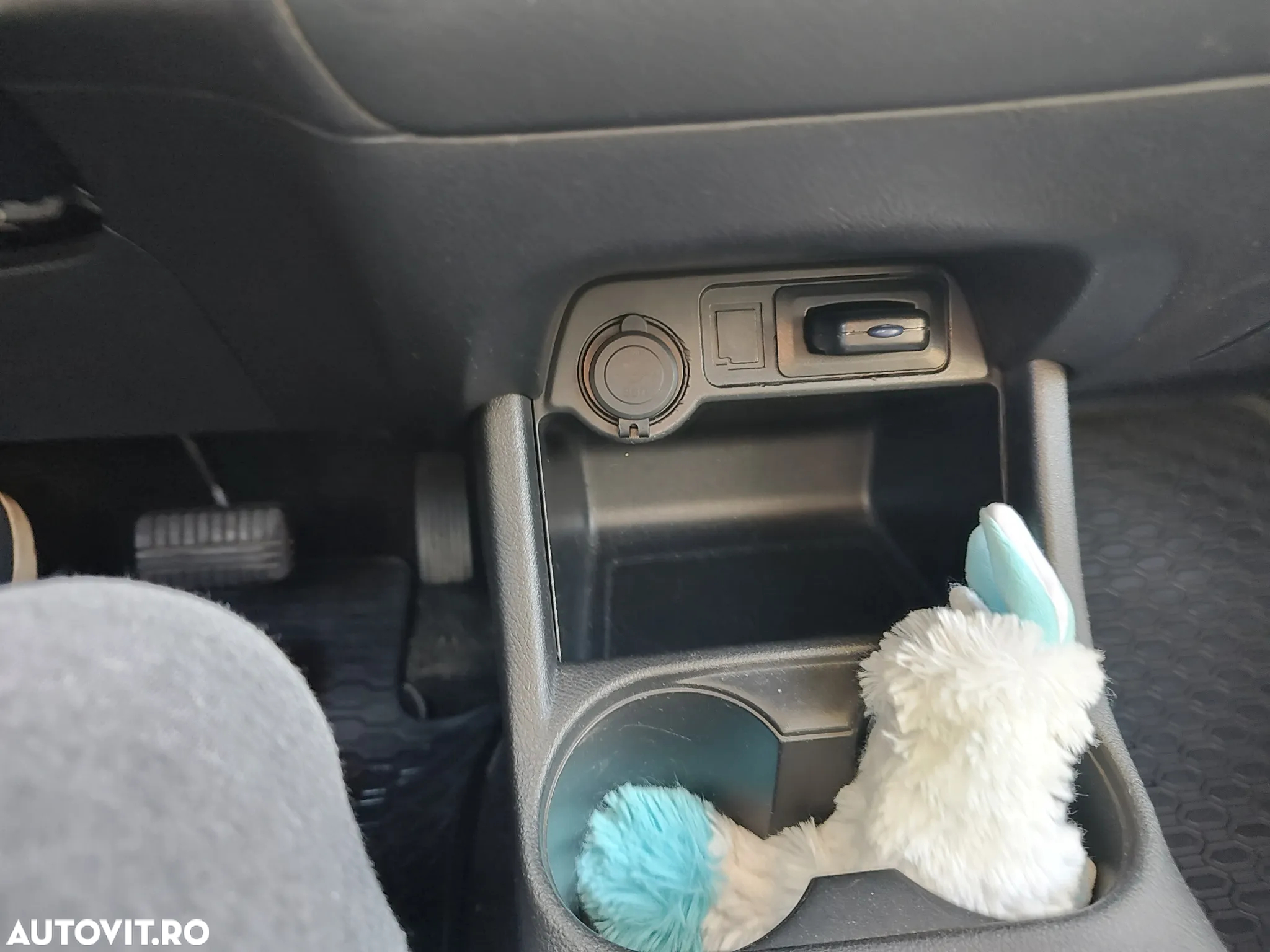 Mitsubishi Outlander 2.0 4WD Plug-In Hybrid - 16