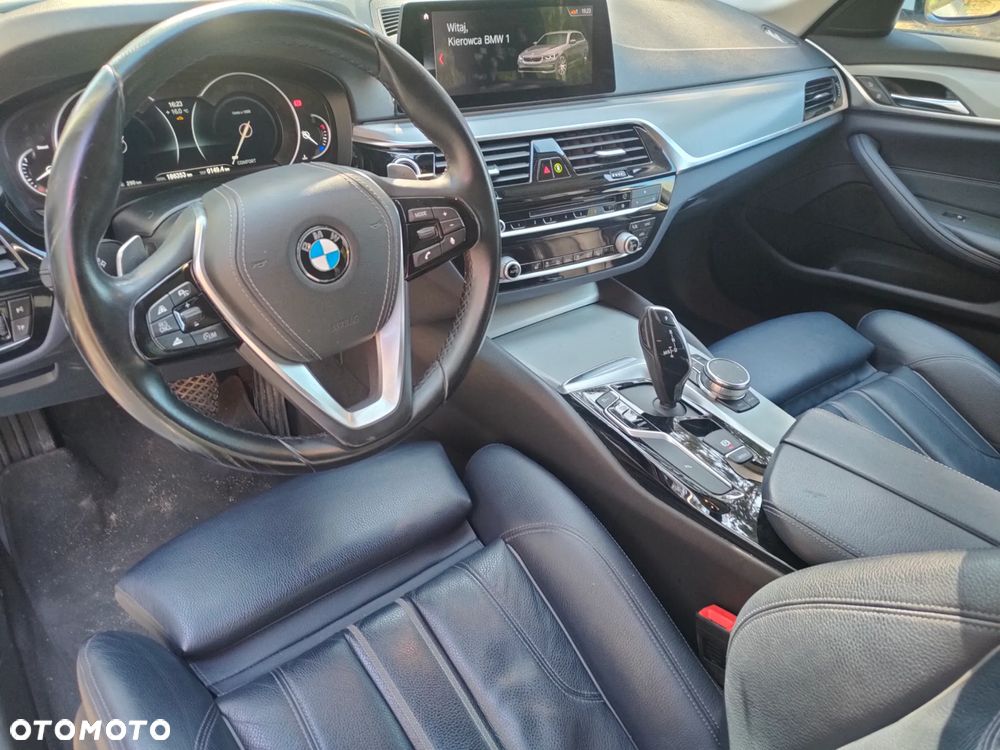 BMW Seria 5 525d Sport Line - 4