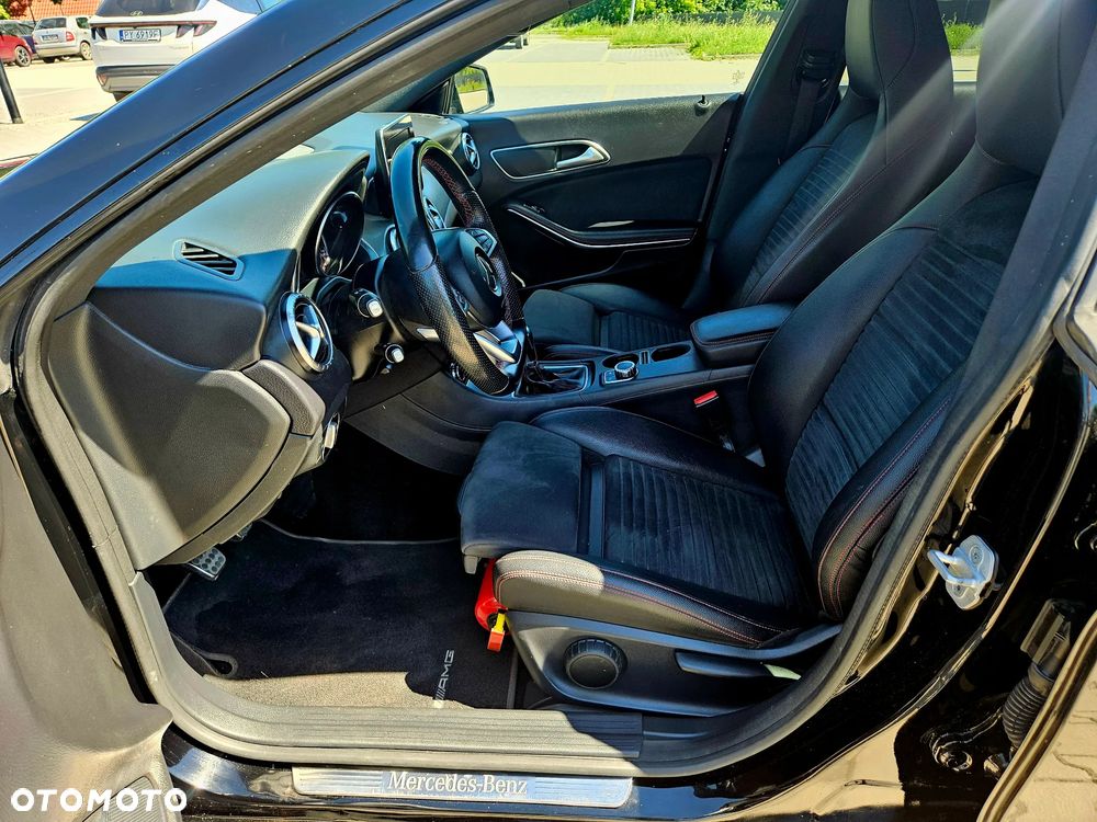 Mercedes-Benz CLA 180 AMG Line - 8