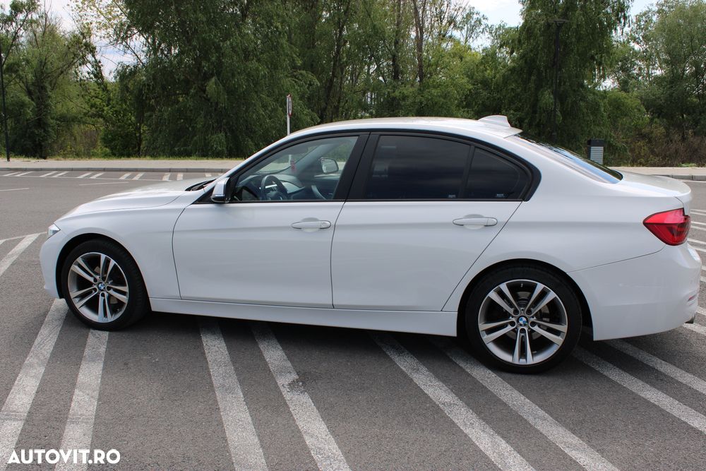 BMW Seria 3 320i Aut. Sport Line - 2