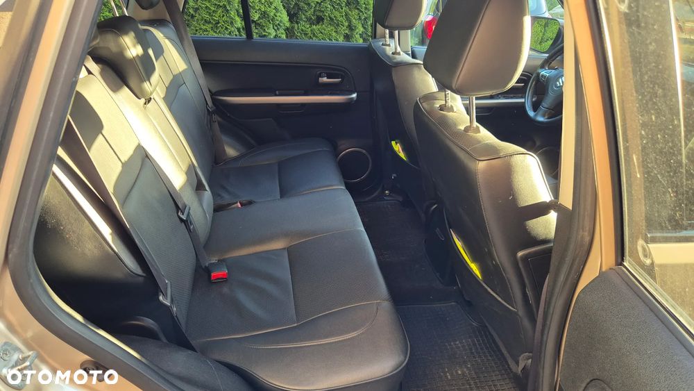 Suzuki Grand Vitara 2.4 De Luxe EU5 - 15