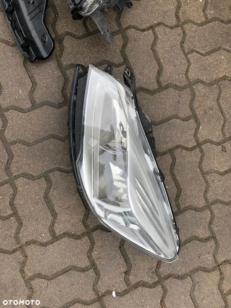 KUGA MK2 LAMPA PRZEDNIA LEWA PRAWA - 2